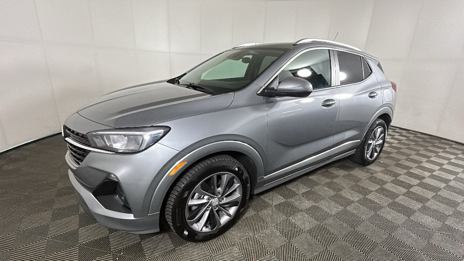 Used 2023 Buick Encore GX Select w/ Sport Touring Package FWD image 8