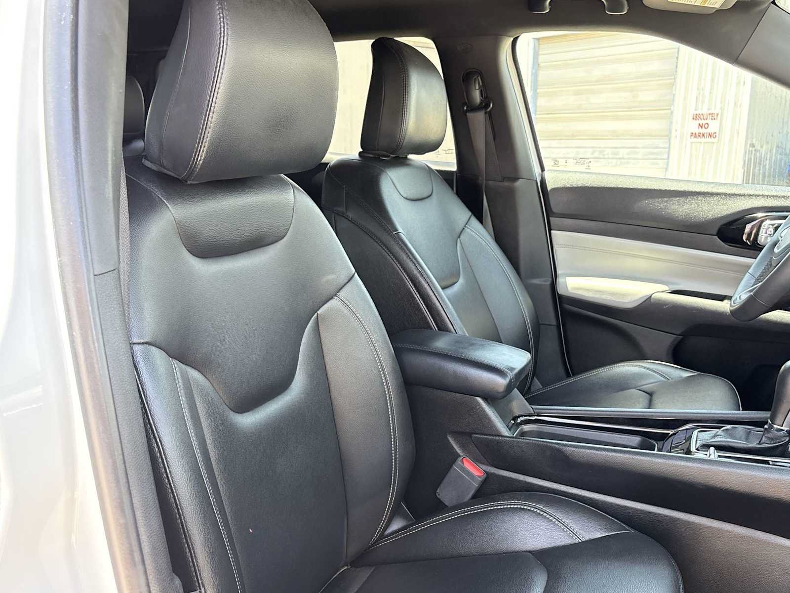 Used 2025 Jeep Compass Limited AWD/4WD image 18