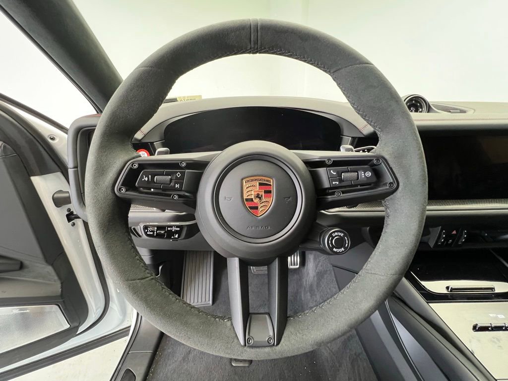 Certified 2025 Porsche Cayenne GTS image 7