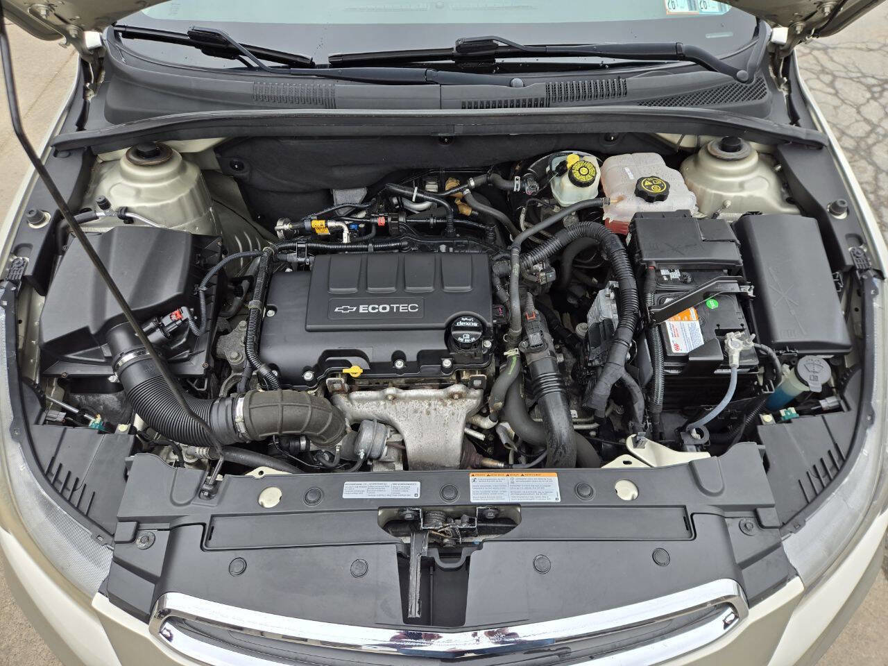 Used 2016 Chevrolet Cruze LT FWD image 18