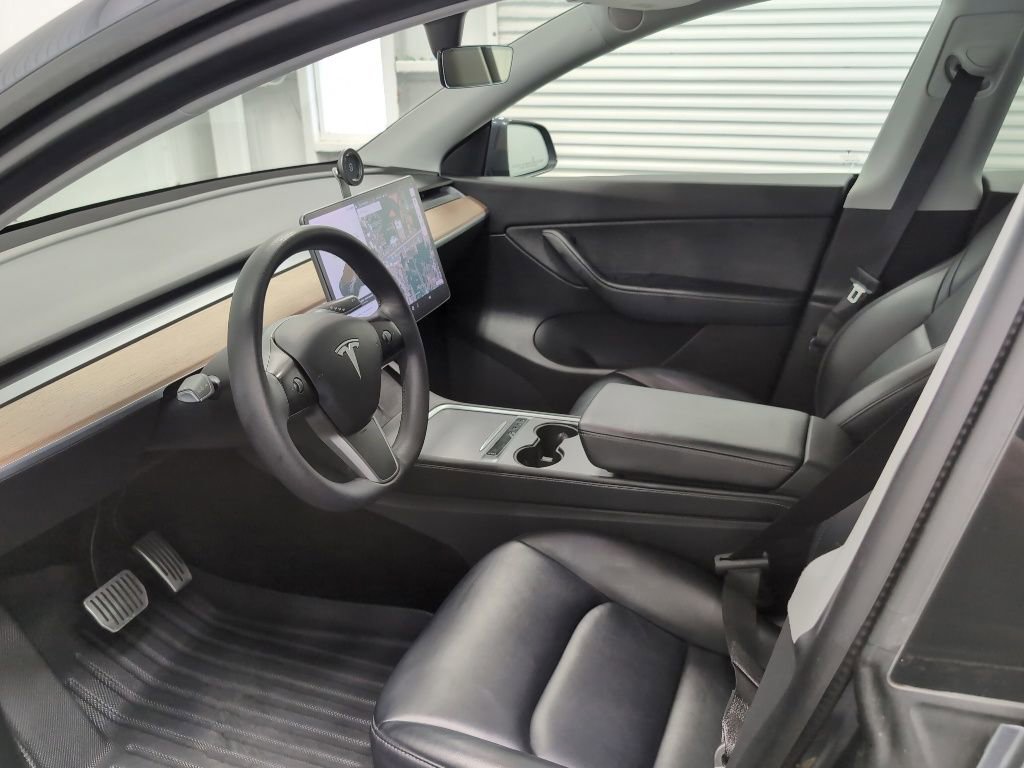 Used 2021 Tesla Model Y Long Range AWD/4WD image 9