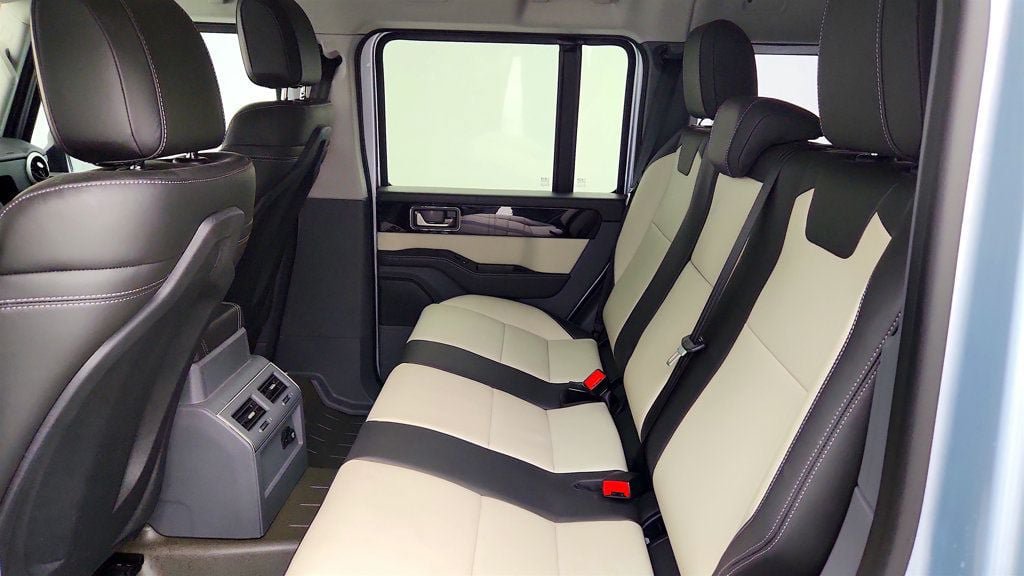 Used 2025 INEOS Grenadier Station Wagon AWD/4WD image 22
