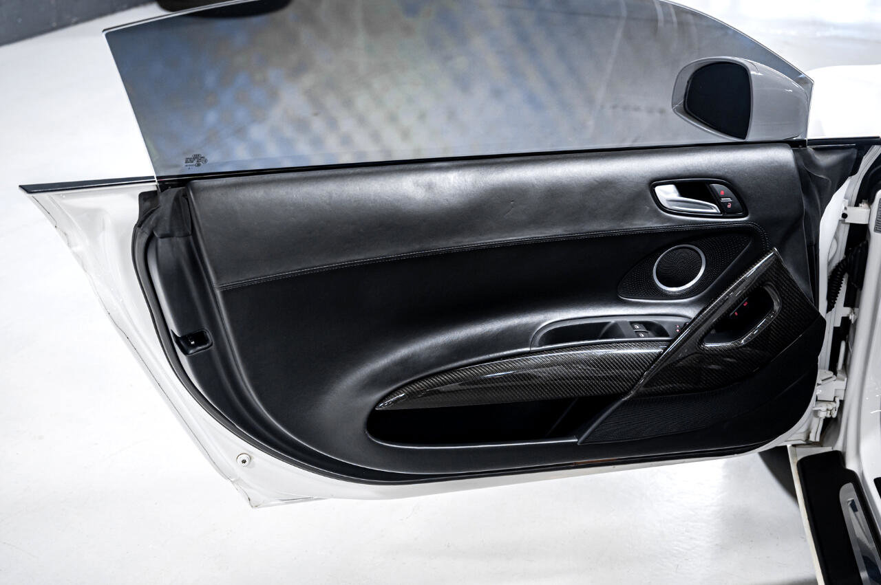 Used 2009 Audi R8 V8 image 19