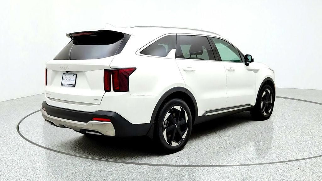 Used 2025 Kia Sorento EX AWD/4WD image 5