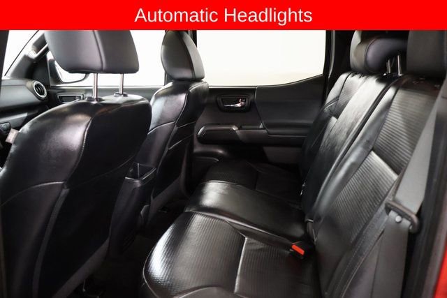 Used 2020 Toyota Tacoma TRD Sport image 12