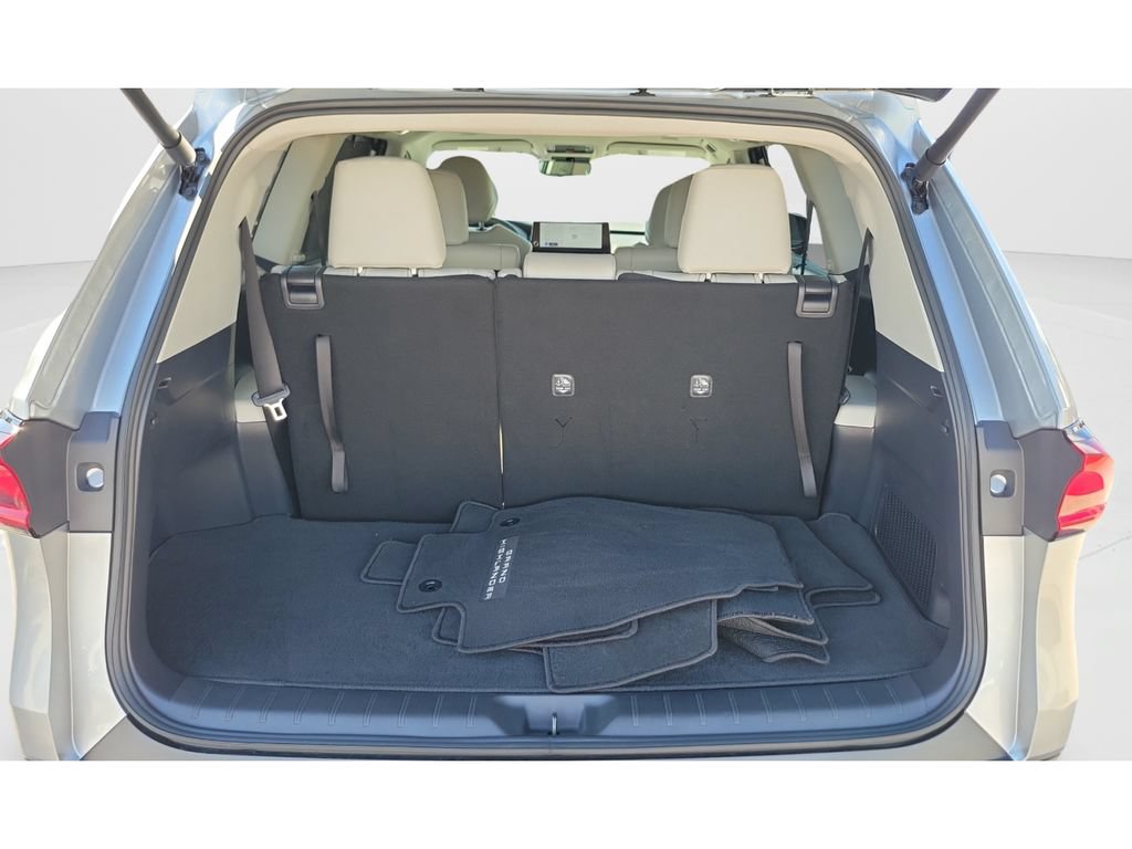 Used 2026 Toyota Grand Highlander XLE FWD image 9