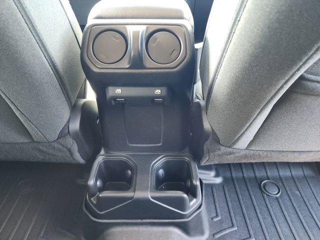 Used 2024 Jeep Wrangler Sport S image 19