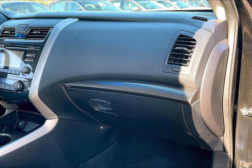 Used 2015 Nissan Altima 2.5 SL w/ Moonroof Package image 16