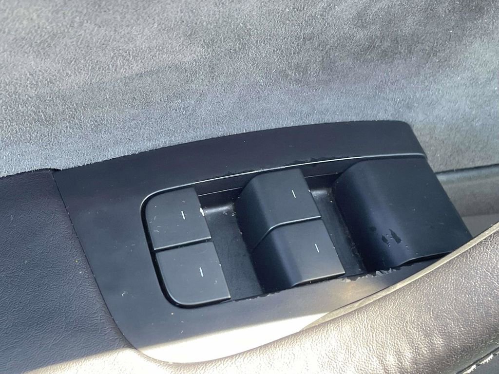 Used 2023 Tesla Model 3 Standard Range image 16