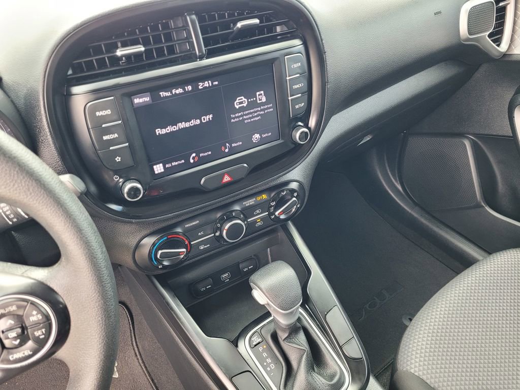 Used 2022 Kia Soul LX image 18