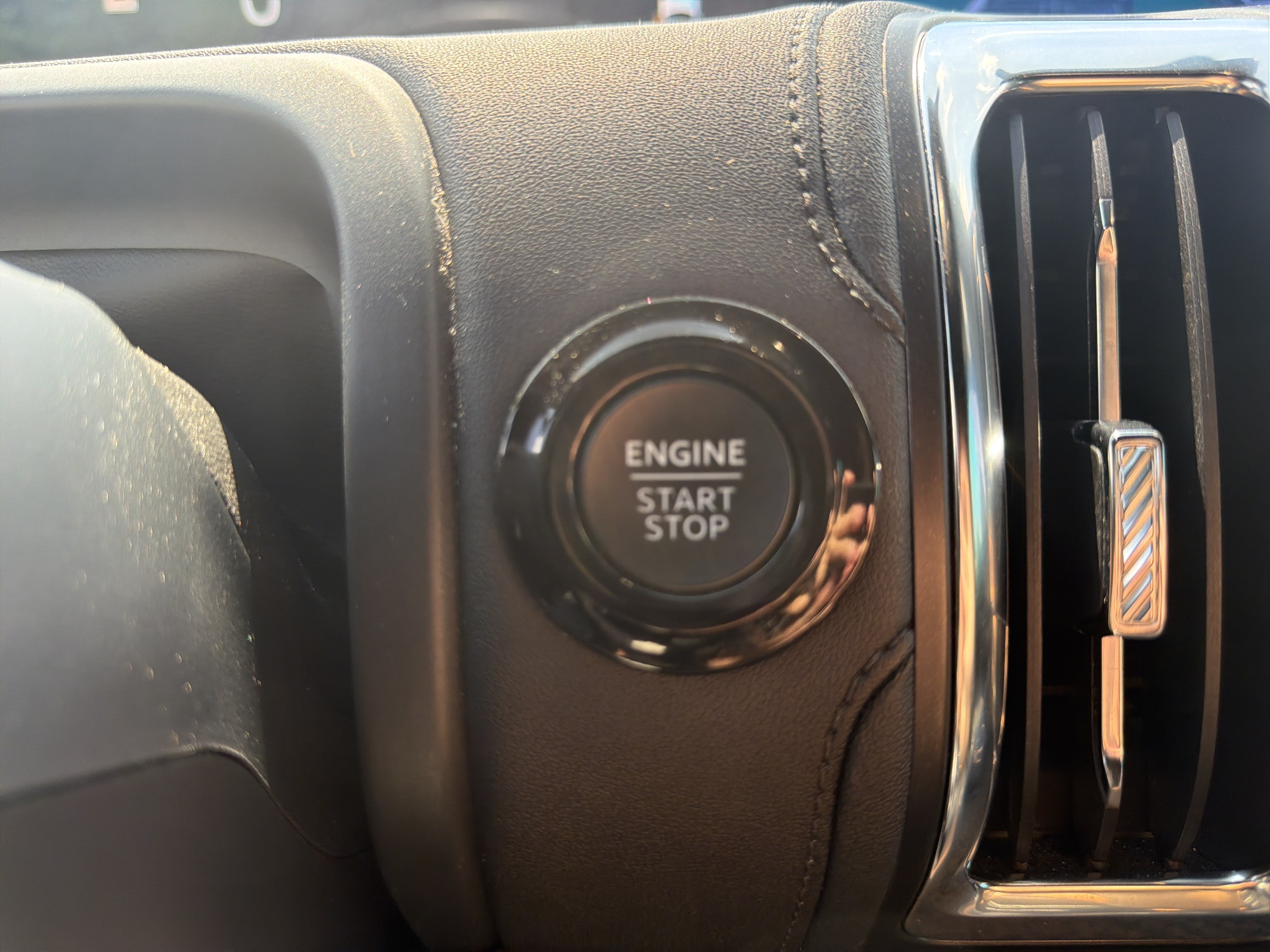 Used 2025 Ford Expedition Tremor AWD/4WD image 38