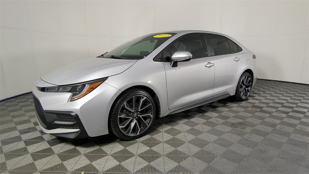 Used 2022 Toyota Corolla XSE image 9