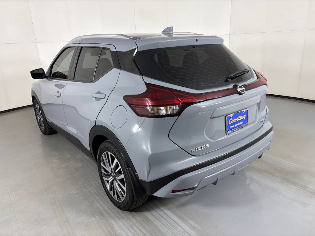 Used 2022 Nissan Kicks SV FWD image 6