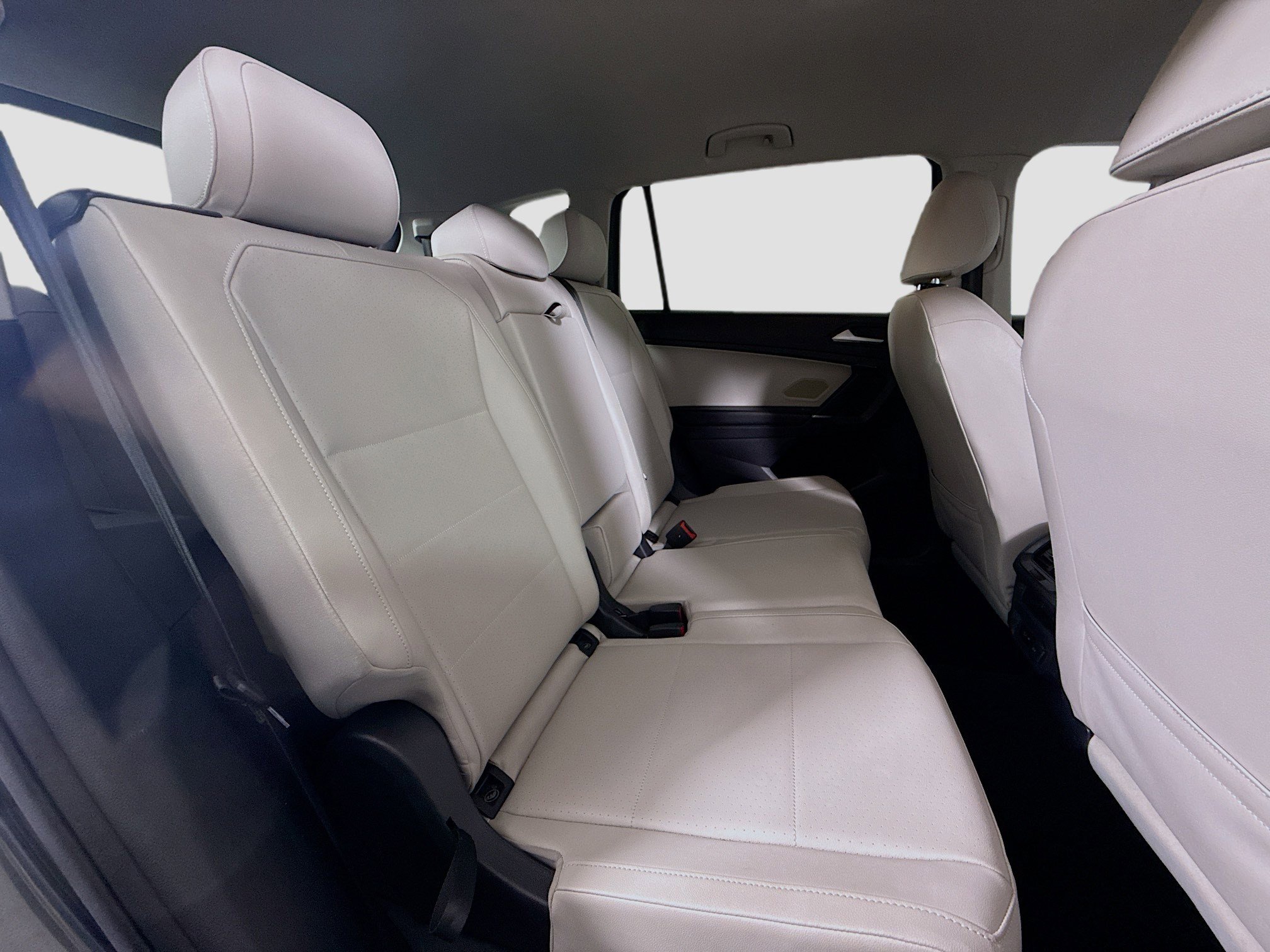 Used 2020 Volkswagen Tiguan SE image 27