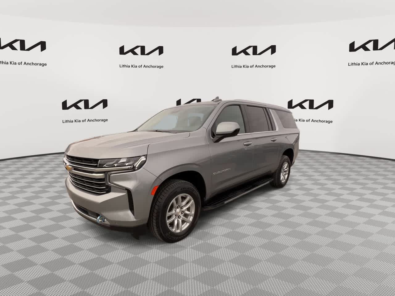 Used 2023 Chevrolet Suburban LT AWD/4WD image 3