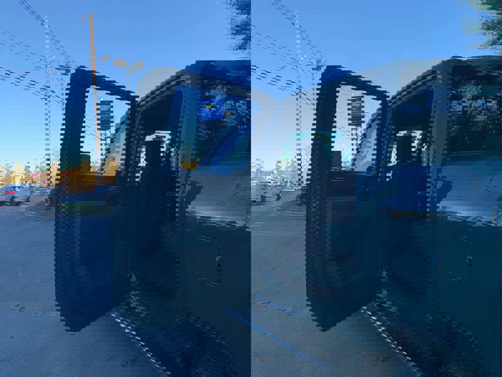 Certified 2025 Chevrolet Silverado 2500 LTZ w/ LTZ Convenience Package image 33