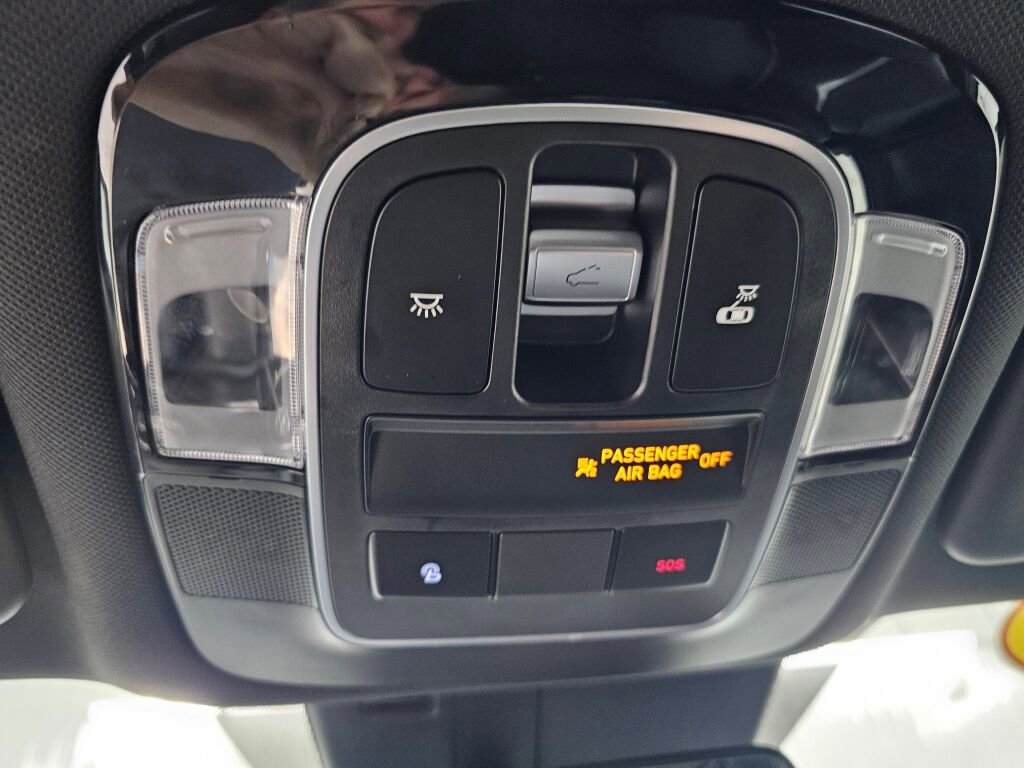 Used 2022 Hyundai Santa Cruz Limited image 22