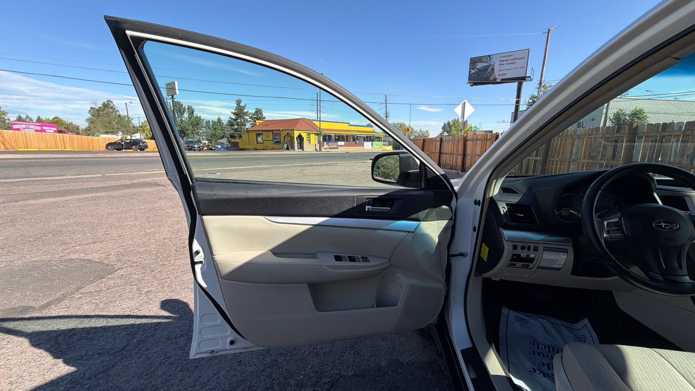 Used 2012 Subaru Outback 2.5i Premium AWD/4WD image 10