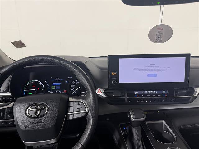 Certified 2026 Toyota Sienna XLE AWD/4WD image 15