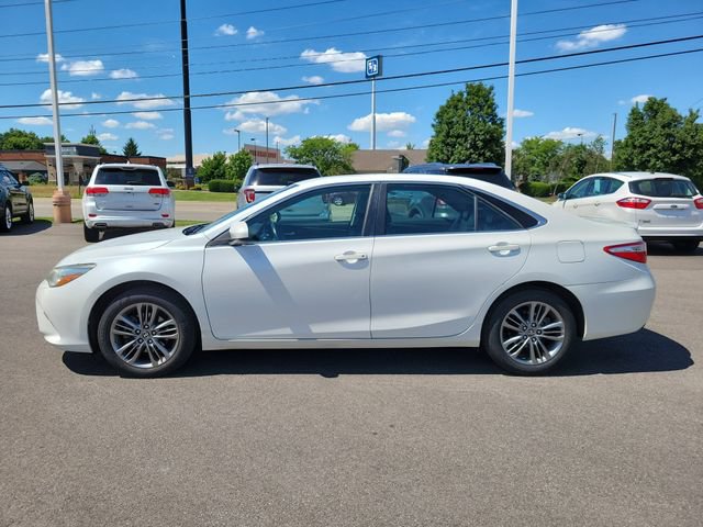 Used 2017 Toyota Camry SE FWD image 2