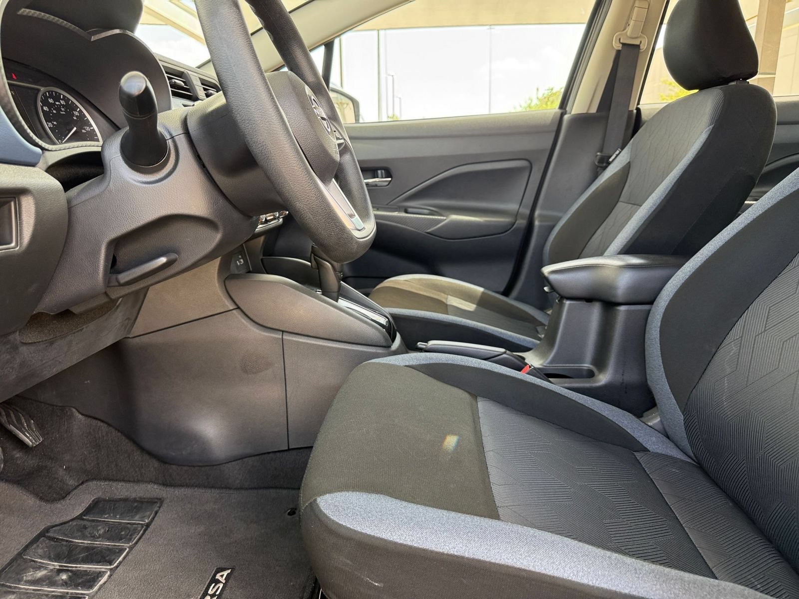 Used 2025 Nissan Versa SV FWD image 22