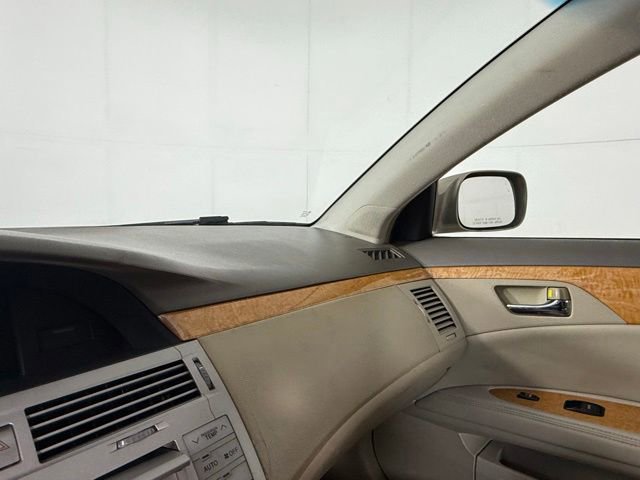 Used 2005 Toyota Avalon XLS FWD image 16