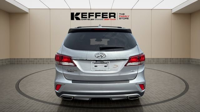 Used 2018 Hyundai Santa Fe SE image 4