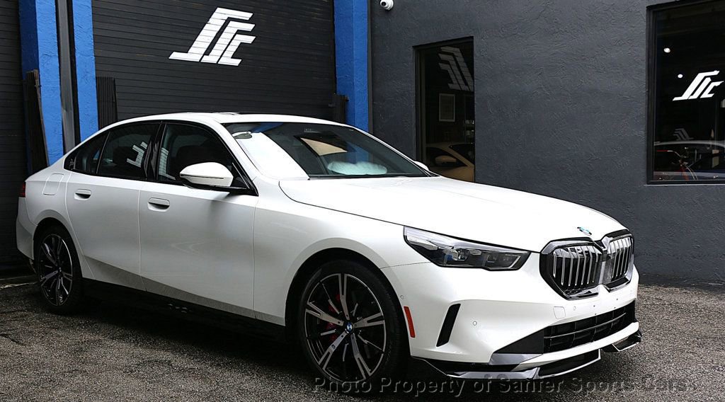 Used 2025 BMW 540i xDrive w/ Premium Package image 3