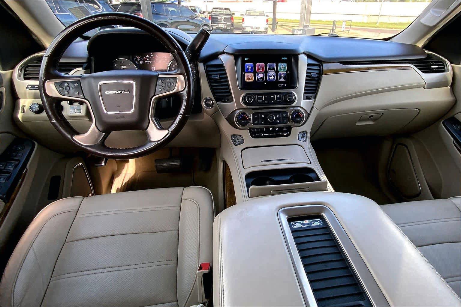 Used 2017 GMC Yukon Denali AWD/4WD image 14