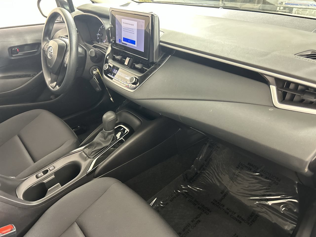 Used 2025 Toyota Corolla LE FWD image 27
