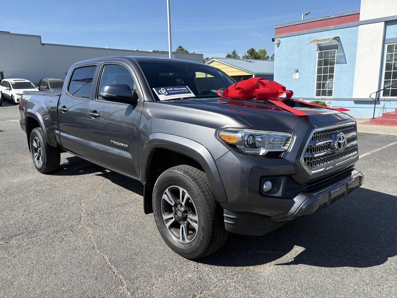 Used 2017 Toyota Tacoma TRD Sport w/ Tow Package image 9