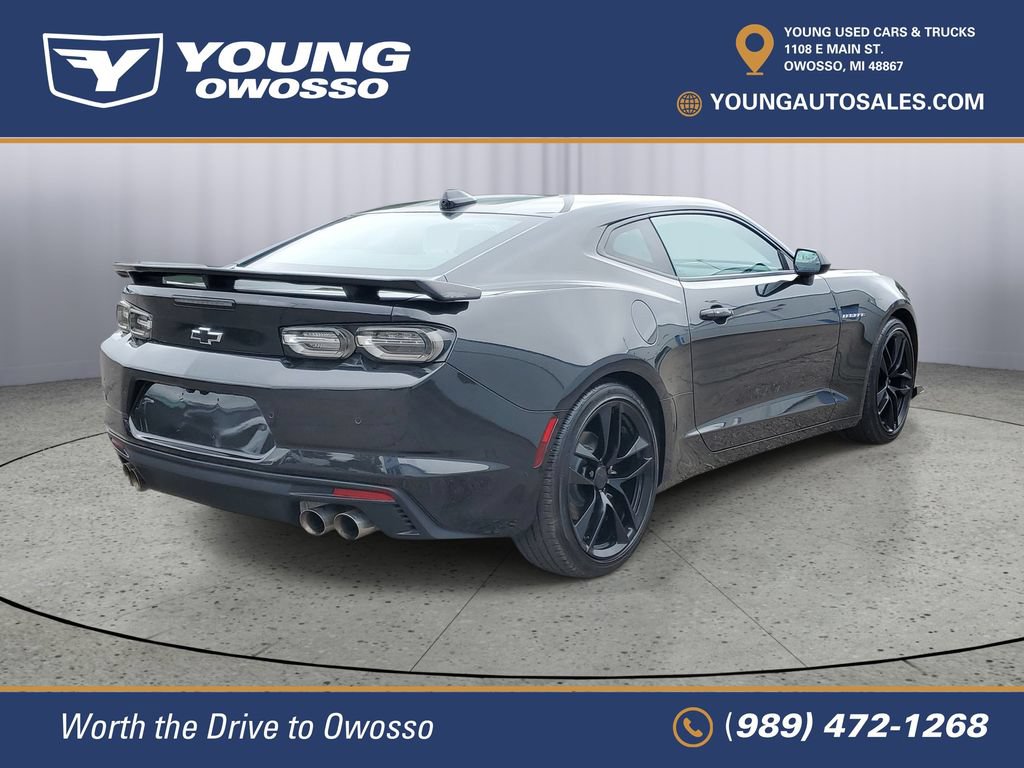 Used 2024 Chevrolet Camaro LT RWD image 3