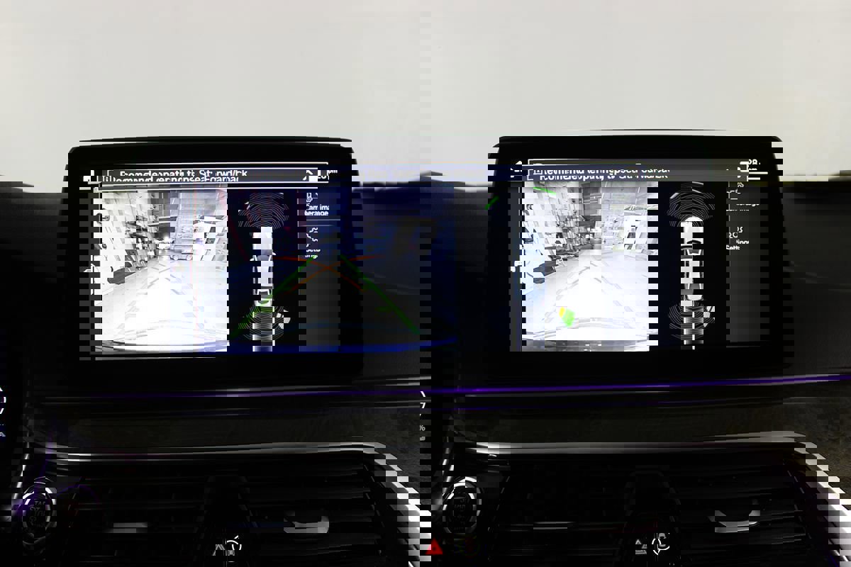 Used 2023 BMW 530e w/ M Sport Package image 8