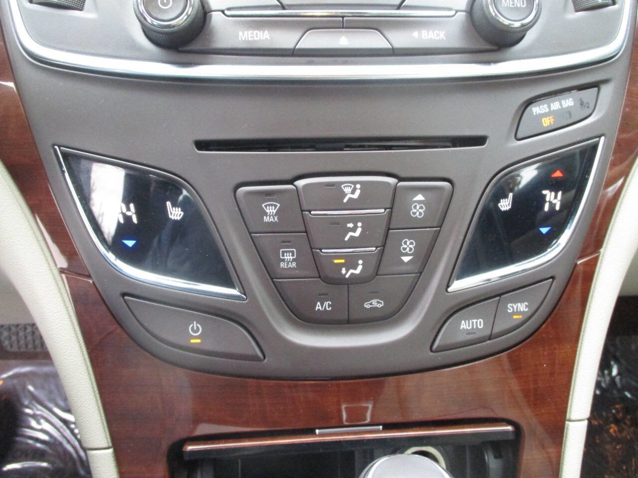 Used 2014 Buick Regal Premium image 13