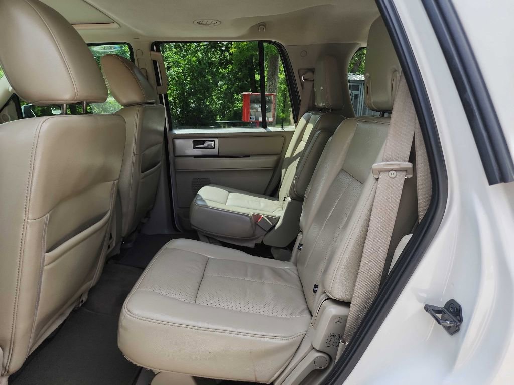 Used 2013 Ford Expedition Limited image 29