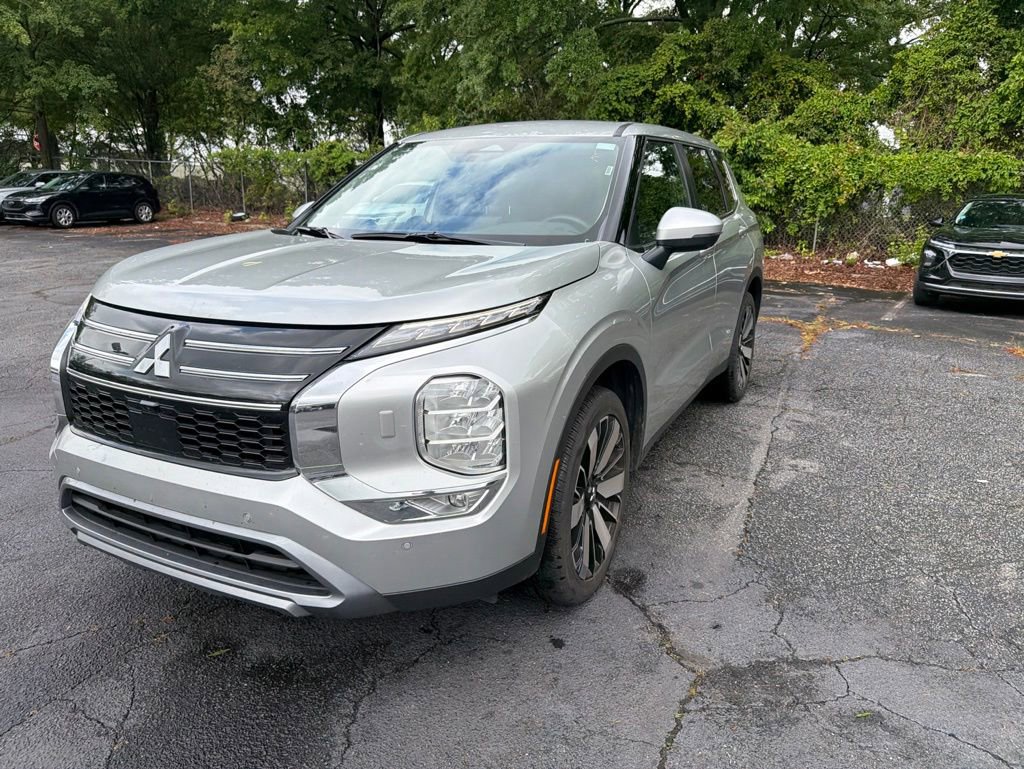 Used 2025 Mitsubishi Outlander SE AWD/4WD image 1