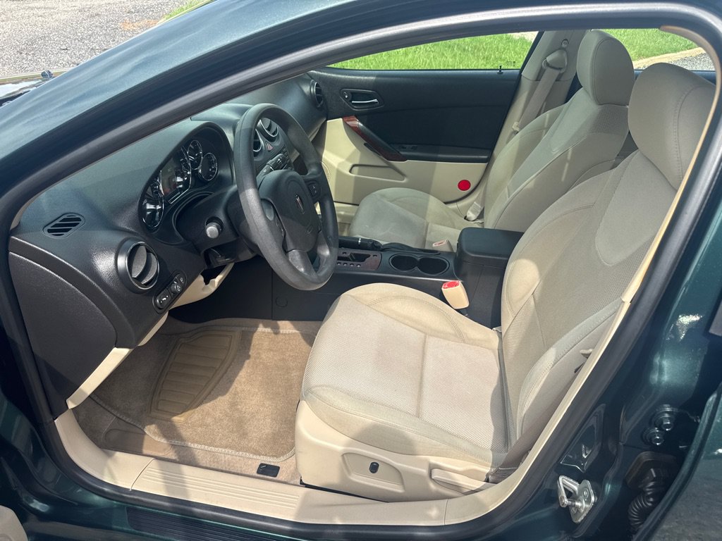Used 2006 Pontiac G6 GT w/ Premium Value Package 2 FWD image 28