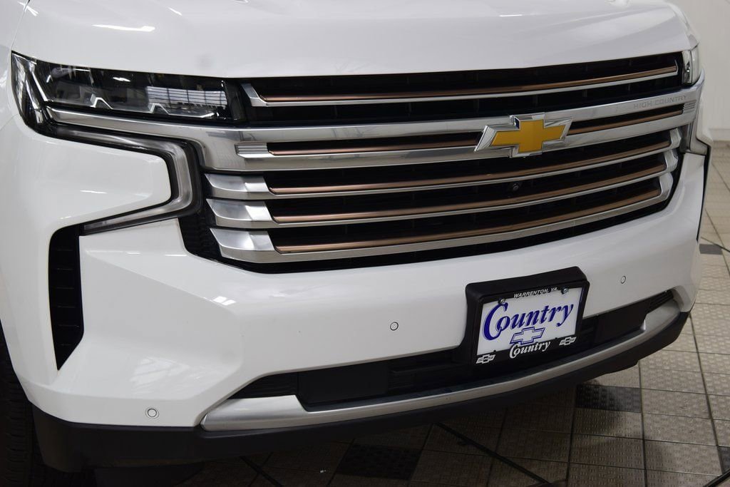 Used 2024 Chevrolet Suburban High Country AWD/4WD image 13