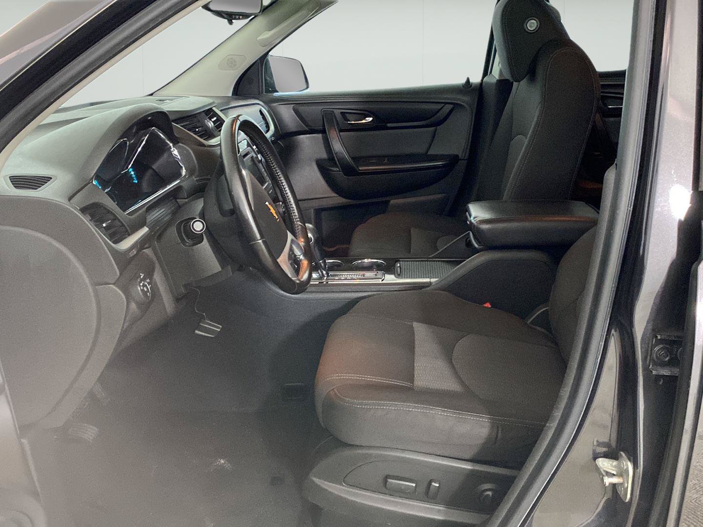 Used 2015 Chevrolet Traverse LT w/ Style and Technology Package AWD/4WD image 11