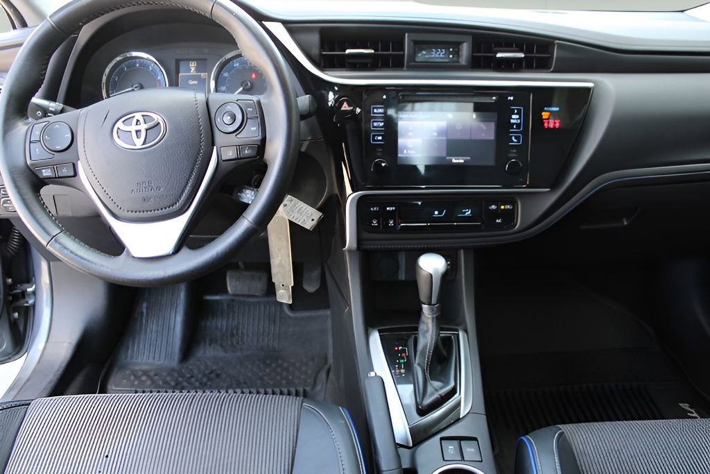 Used 2018 Toyota Corolla SE FWD image 8