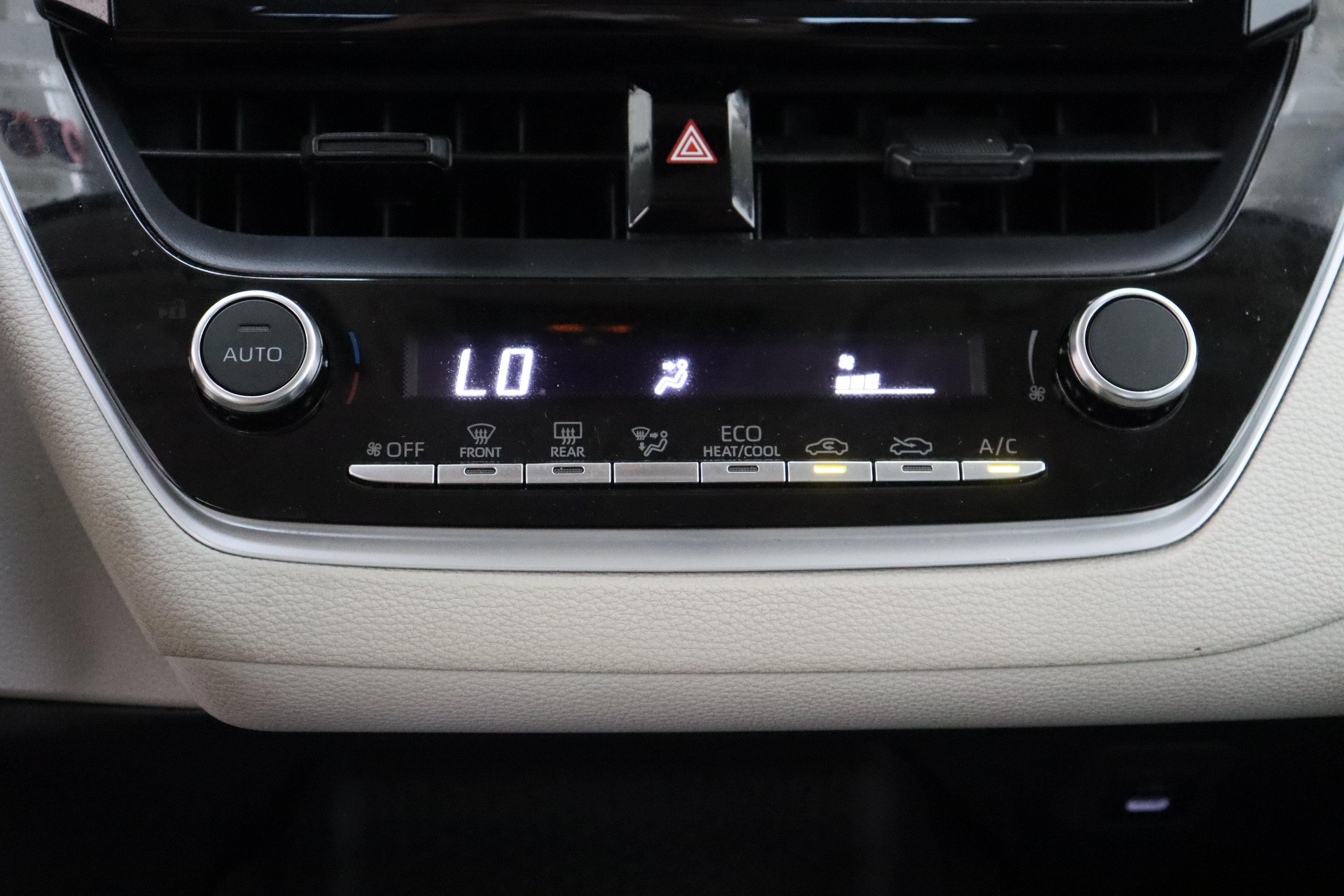 Used 2024 Toyota Corolla LE FWD image 18