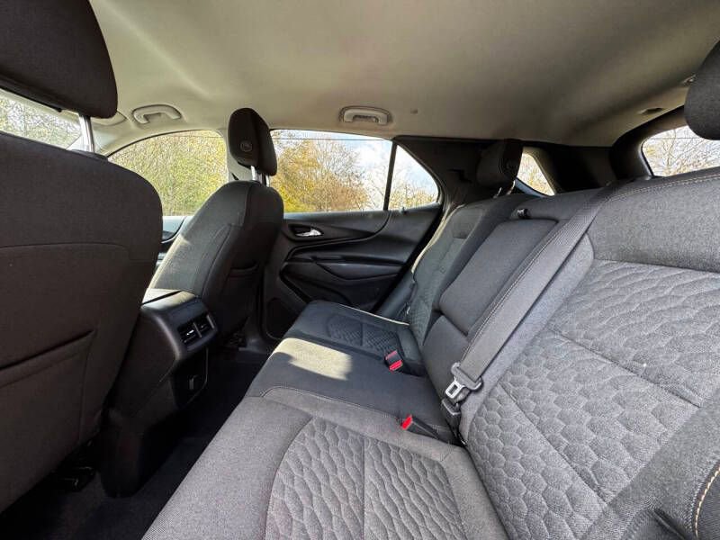Used 2018 Chevrolet Equinox LT FWD image 8
