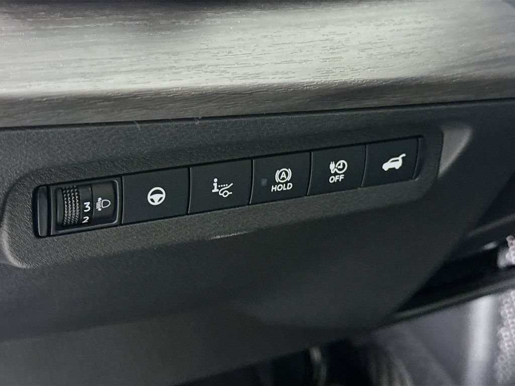 Certified 2025 Nissan Ariya AWD image 20