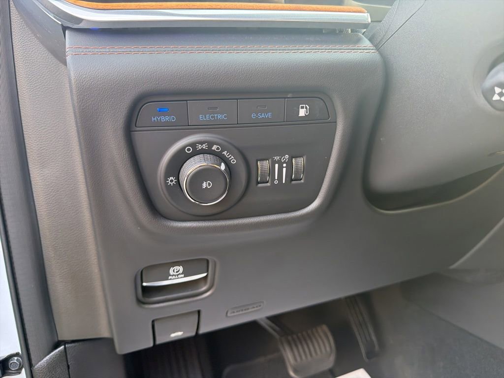 Used 2022 Jeep Grand Cherokee Summit image 25