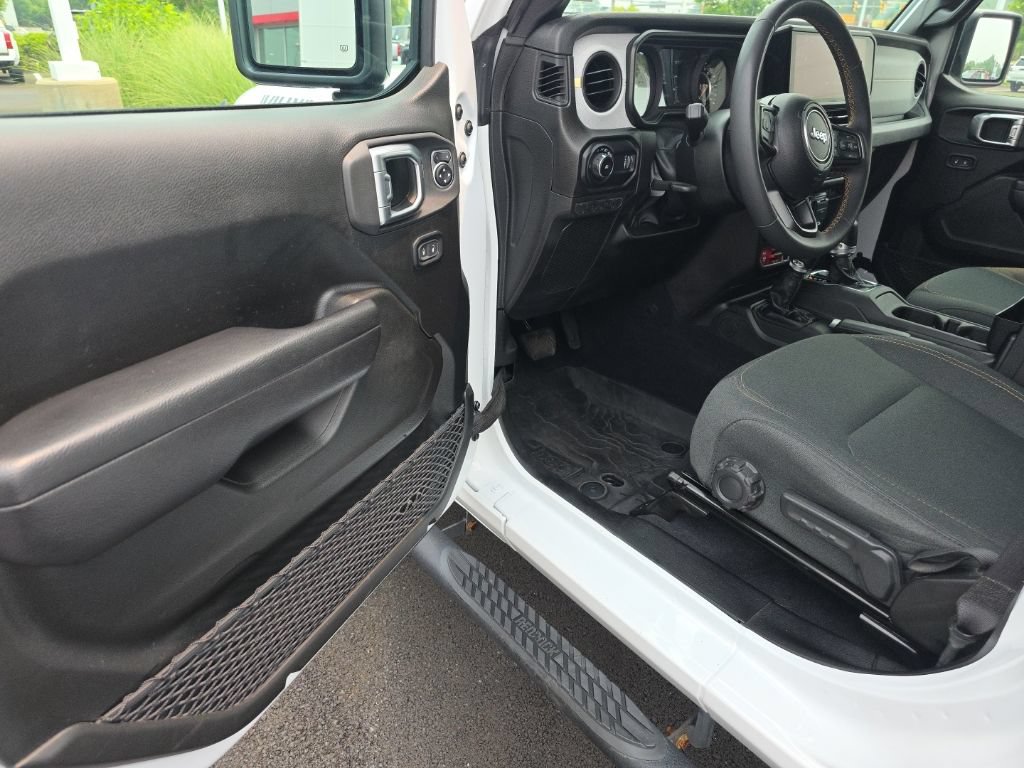 Used 2024 Jeep Wrangler Unlimited Sport AWD/4WD image 10