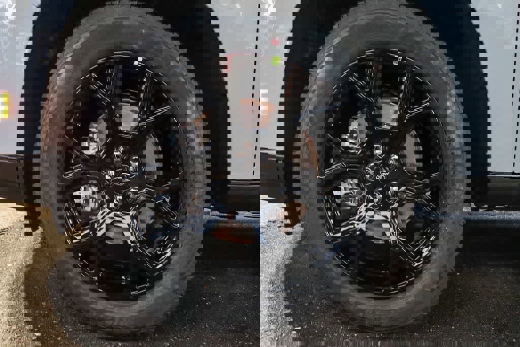 New 2025 Ford Maverick Lariat w/ Black Appearance Package image 11