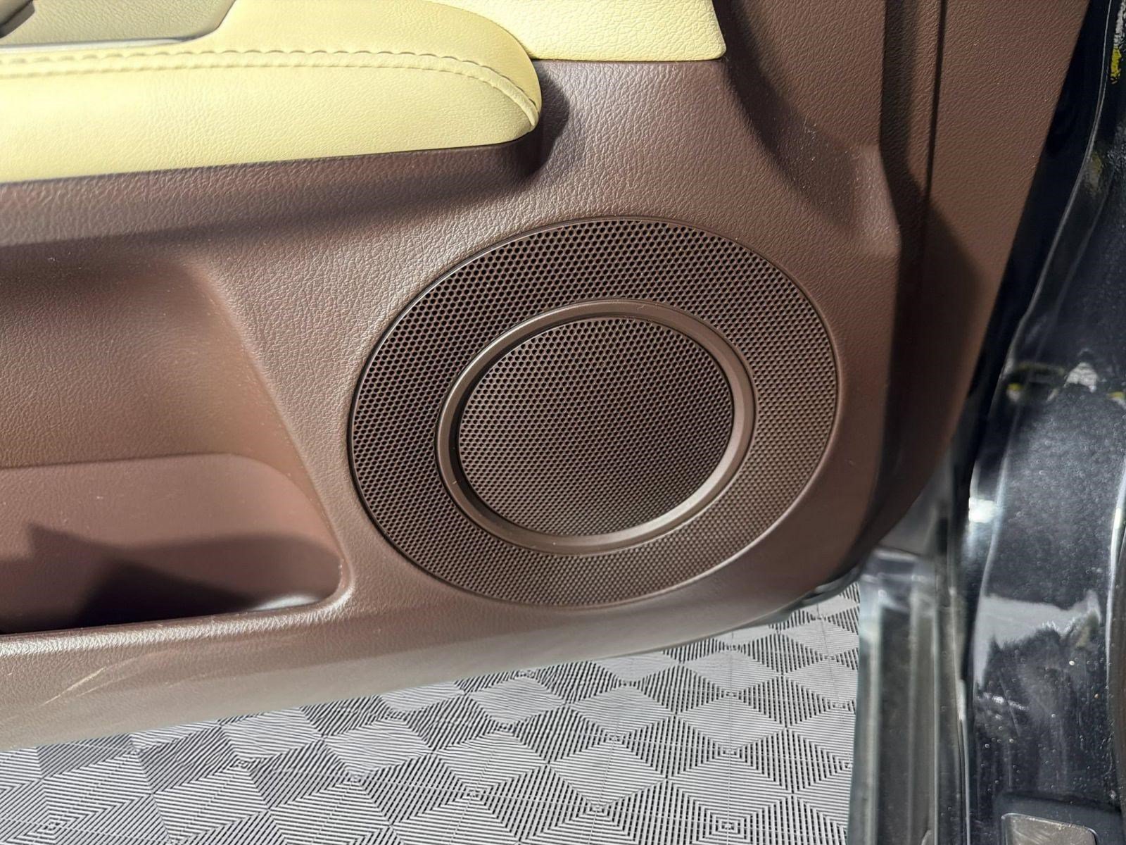 Used 2016 Lexus ES 350 w/ Luxury Package w/Wood Trim FWD image 26