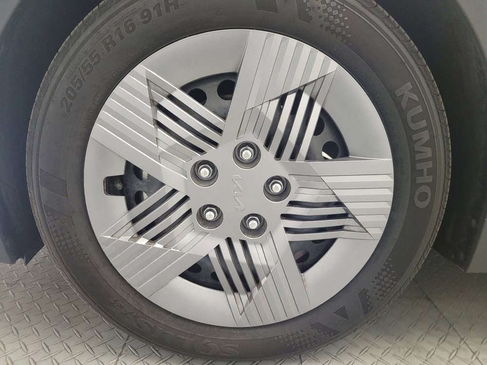 Used 2025 Kia K4 LX FWD image 31