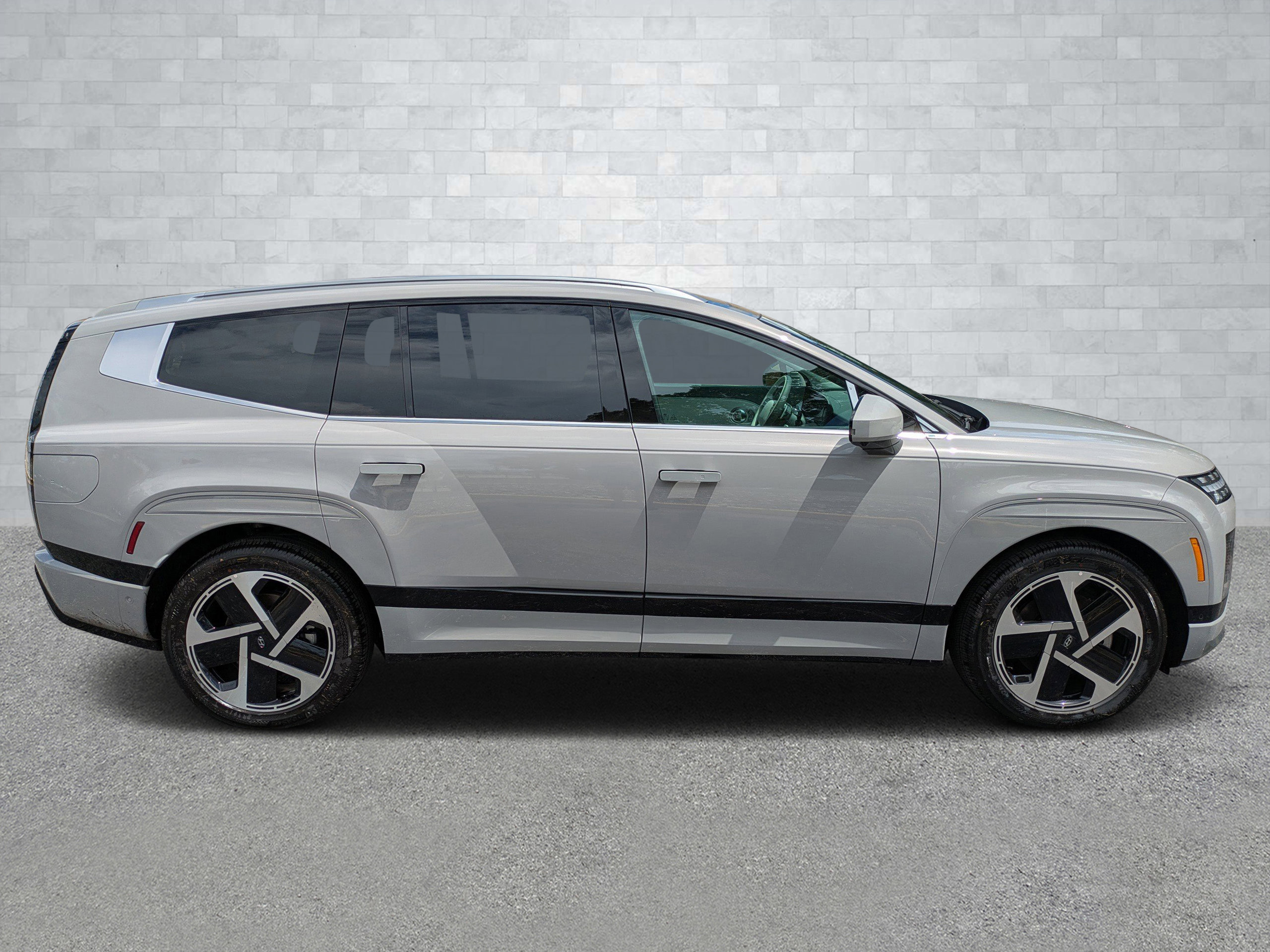 New 2026 Hyundai Ioniq 9 Calligraphy image 3