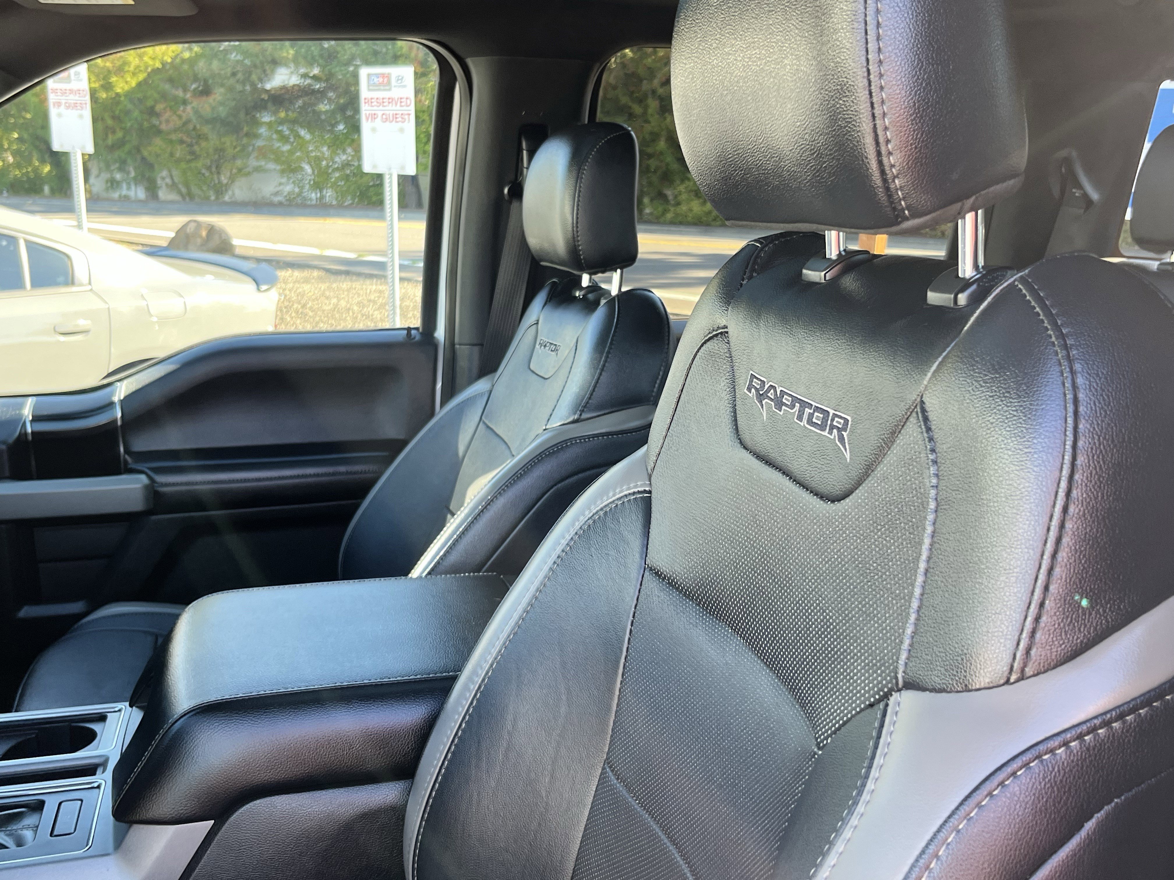 Used 2018 Ford F150 Raptor w/ Equipment Group 802A Luxury image 19